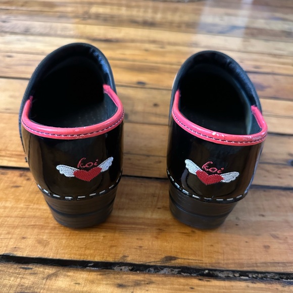 Paisley w pink contrast Sanita Koi clogs size 38 - Picture 2 of 8